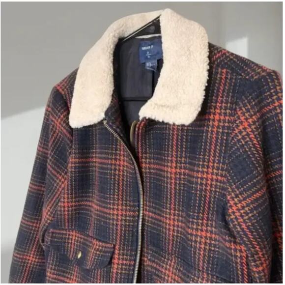 Forever 21 Plaid Sherpa Collar Jacket – Navy/Red (Women’s Large) - Picture 3 of 6